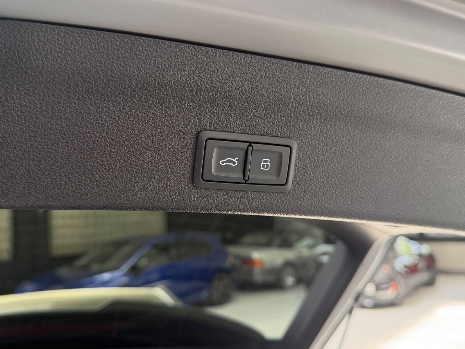 Audi RS6 Avant 4.0 TFSI/Quattro/Keramik/22Zoll/AHK