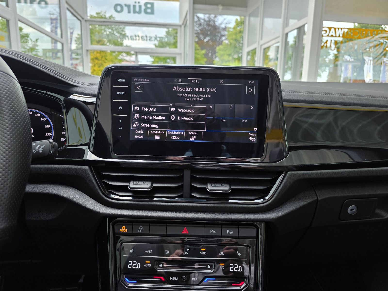 Volkswagen T-Roc R-Line Black - Samsaru's Car Outlet