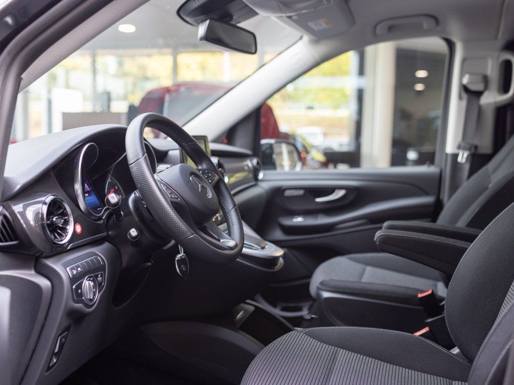 Mercedes-Benz V 220 d 4M Edition - Samsaru's Car Outlet