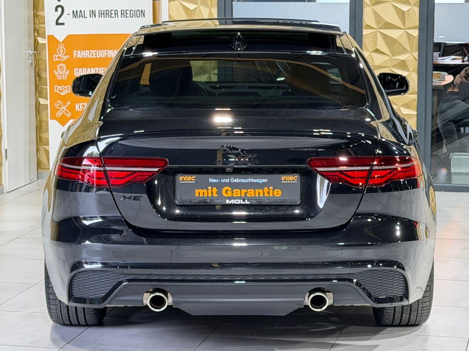 Jaguar XE R-Dynamic Black/PANO/360''KAM/MERIDIAN/LED