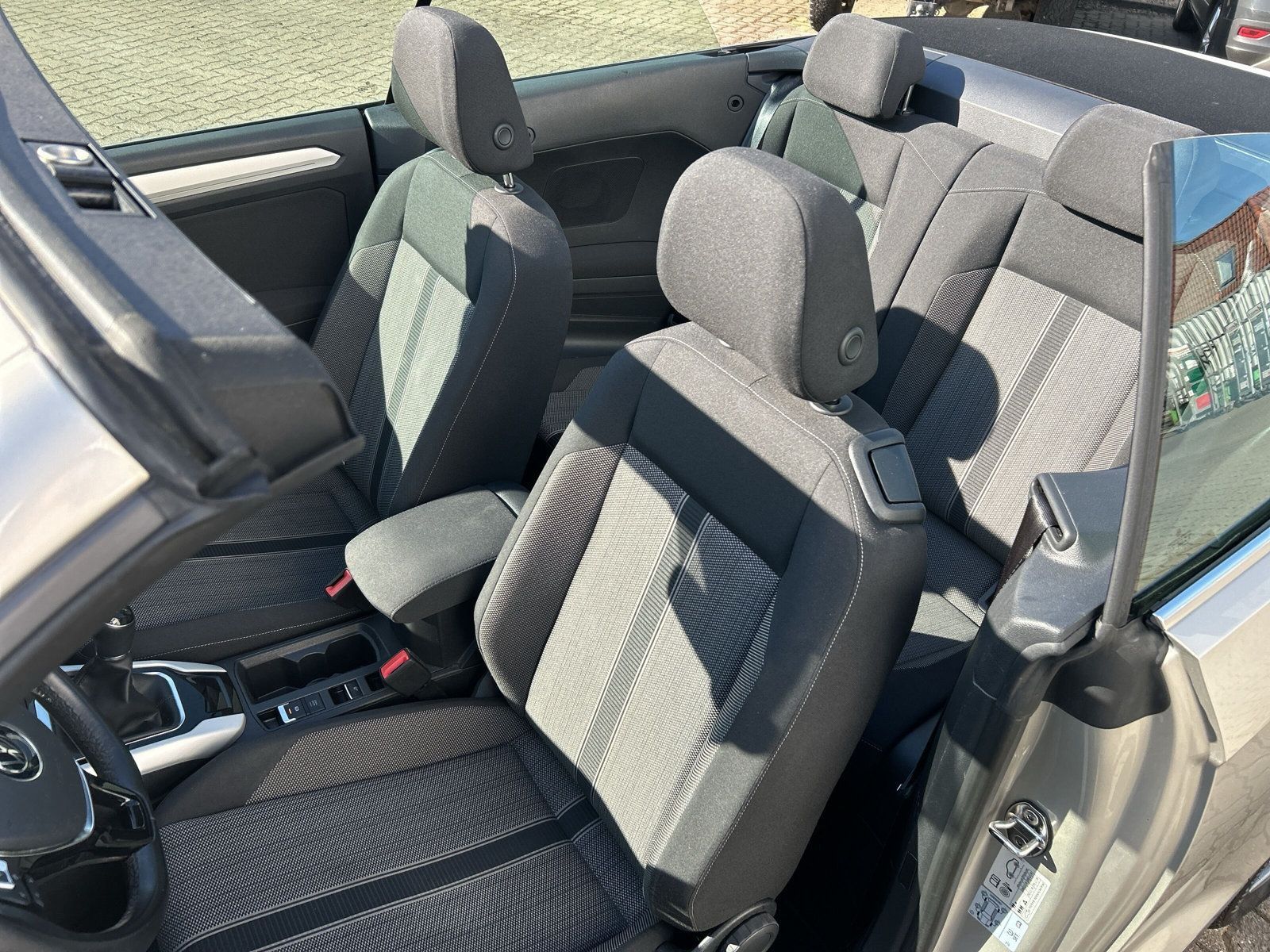 Volkswagen T-Roc 1.0 TSI Style - Samsaru's Car Outlet