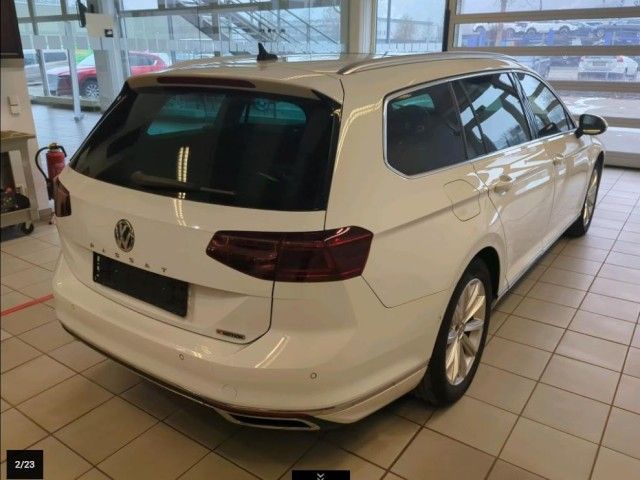 Volkswagen Passat Variant Elegance 4Motion/AHK/Pano/Standhz