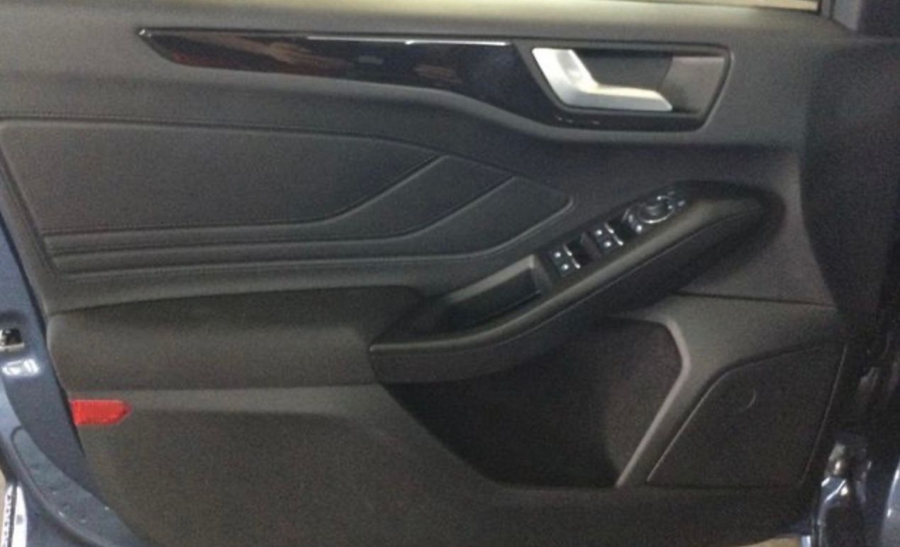 Ford Focus Turnier ST-Line X Aut  LED Head Up AHK eHk