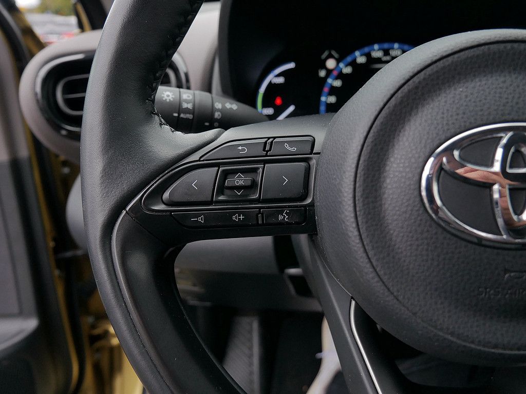 Toyota Yaris Cross 360 Grad SHZ KAMERA NAVI PDC ACC LED