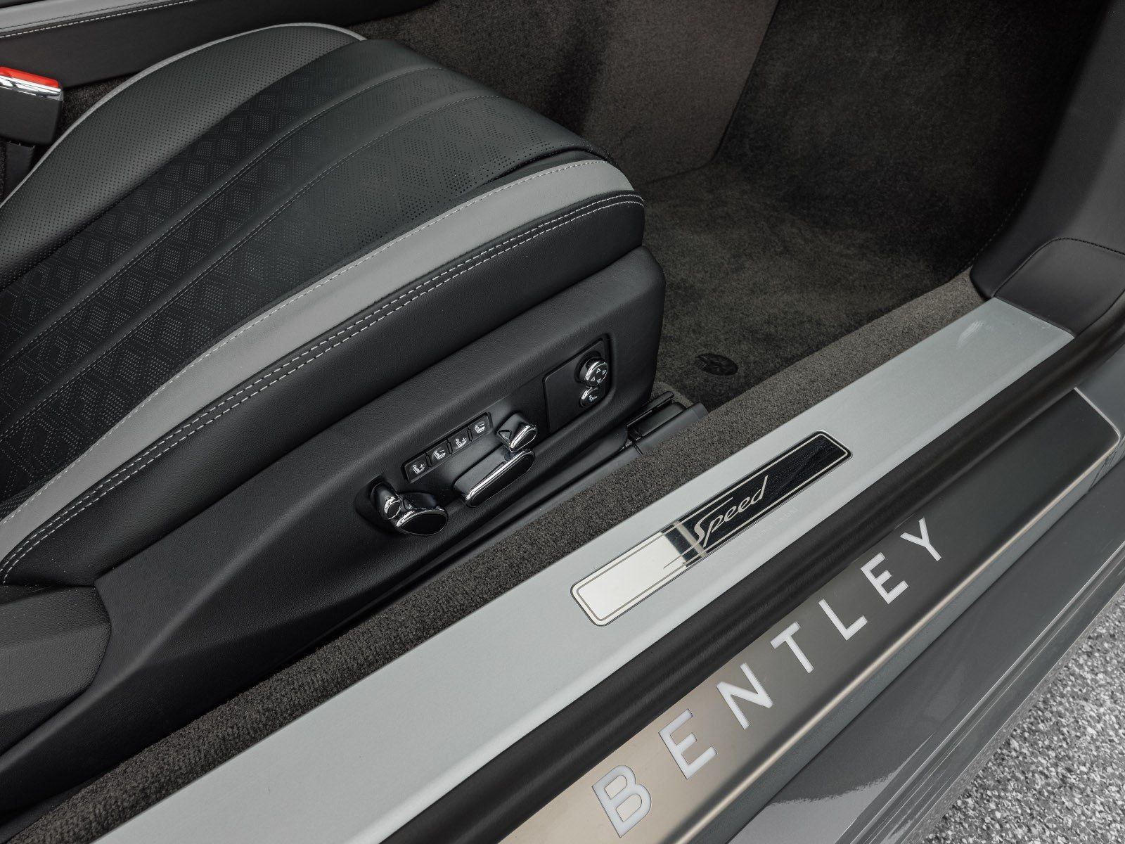 Bentley Continental GT Speed V8 Hybrid 2026 *Akrapovic,