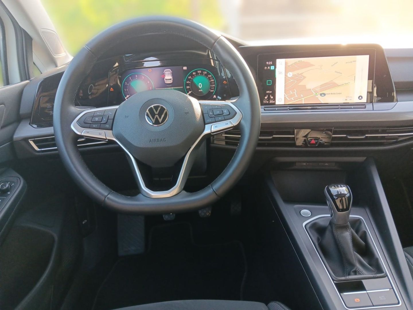 Volkswagen Golf 8 VIII Style 1.5 TSI - Samsaru's Car Outlet