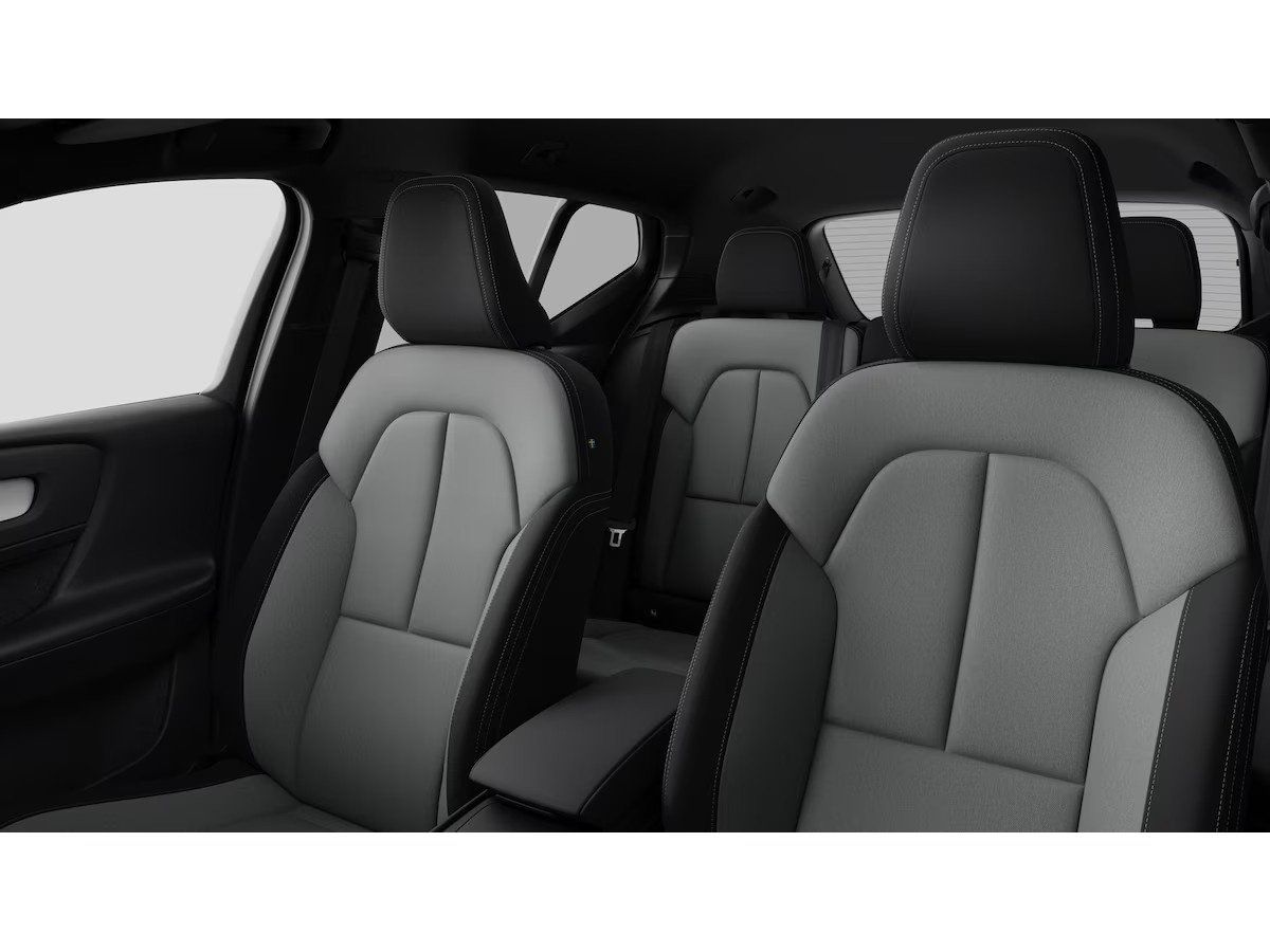 Volvo XC40 B3 Benzin Plus Black - Samsaru's Car Outlet