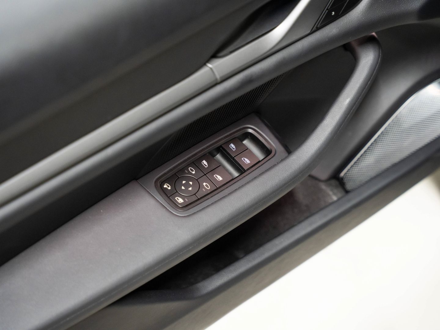 Porsche Taycan Turbo Burmester InnoDrive Massage HD-Matr