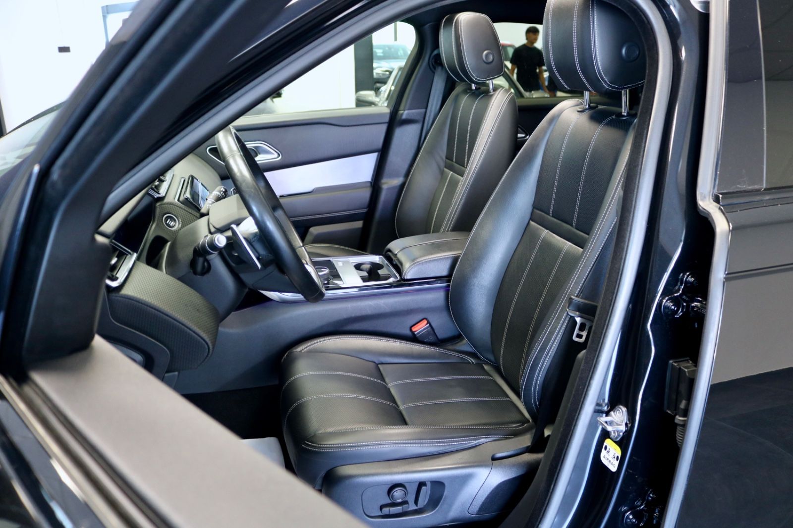 Range Rover Velar R-Dynamic - Samsaru's Car Outlet
