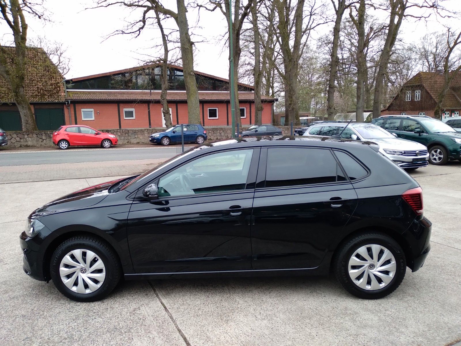 Volkswagen Polo 1.0 TSI DSG Comfortline - Samsaru's Car Outlet