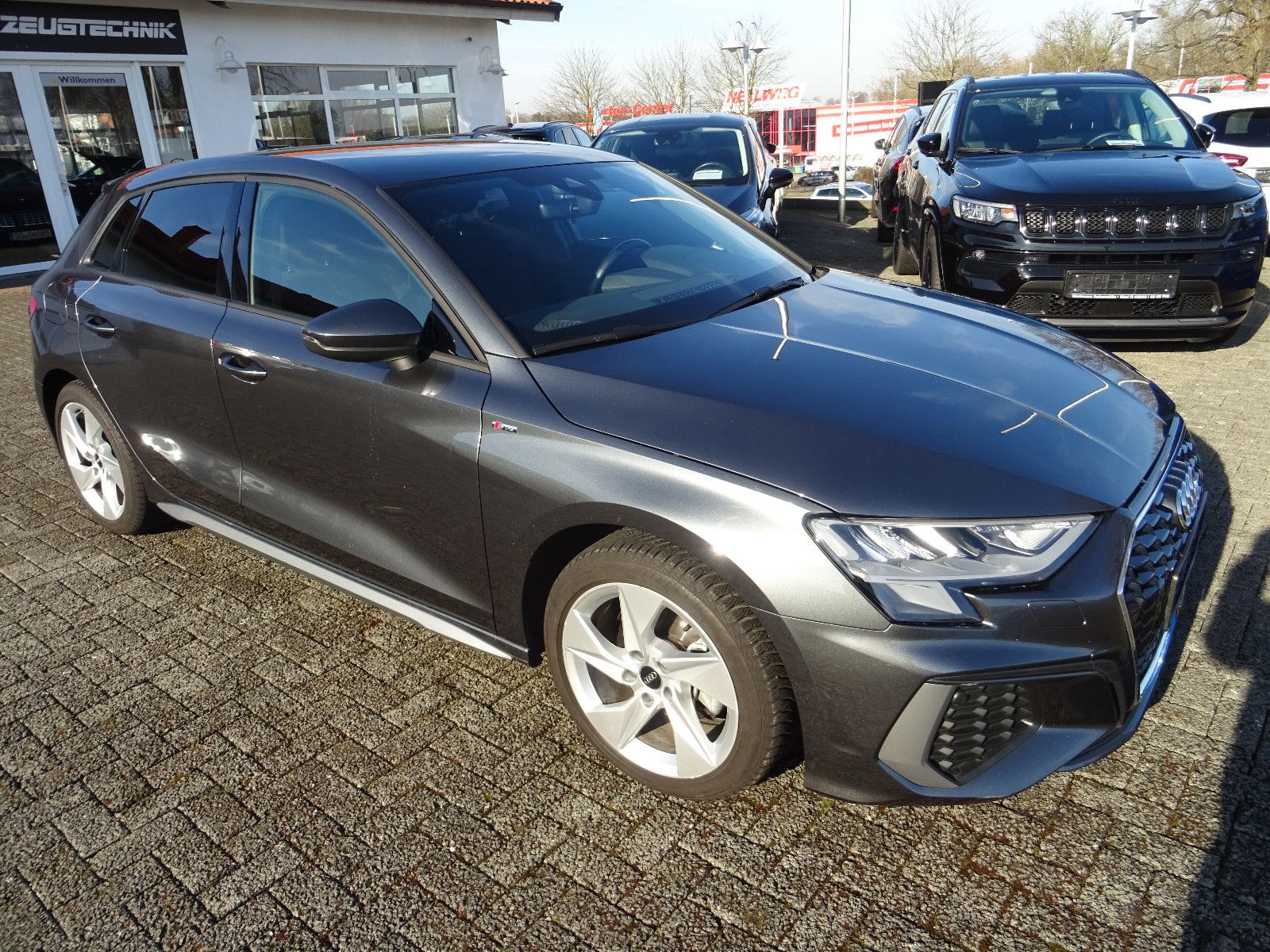 Audi A3 Sportback 30 TFSI S line - Samsaru's Car Outlet