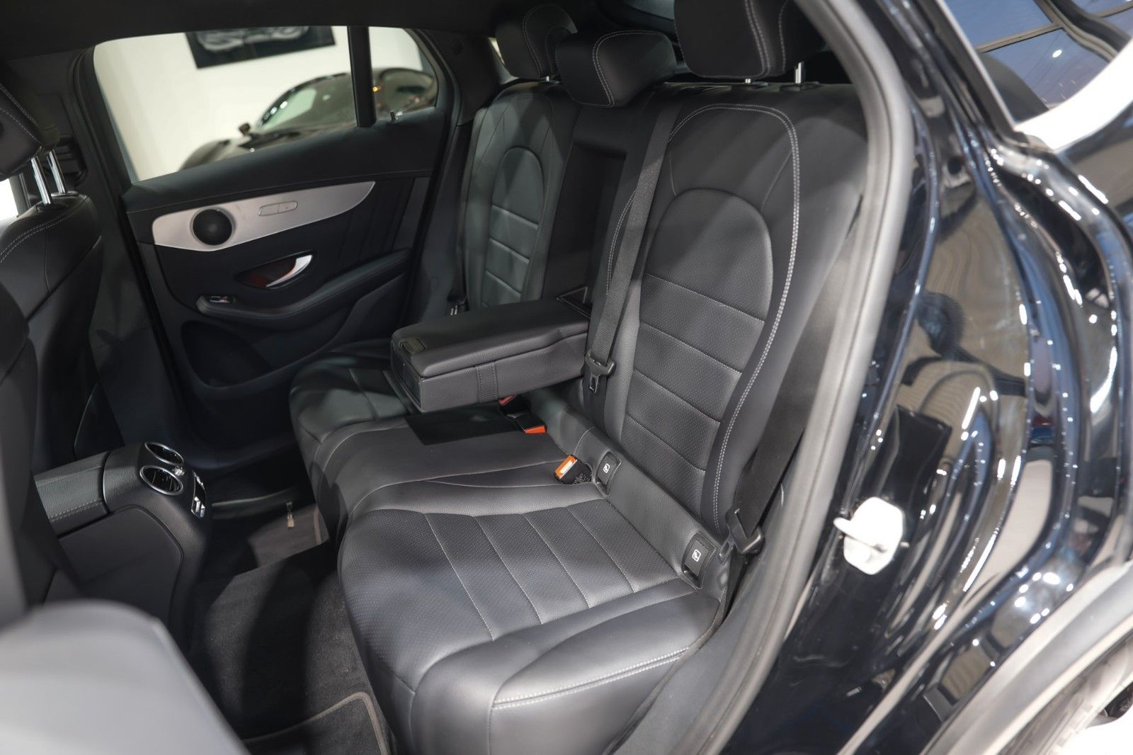 Mercedes-Benz GLC 300 e Coupe 4M *AMG-LINE*LEDER*NAVI*LED*1.HD