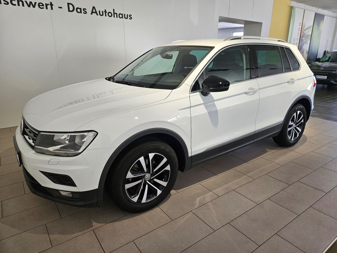 Volkswagen Tiguan 1.5 TSI IQ.DRIVE - Samsaru's Car Outlet