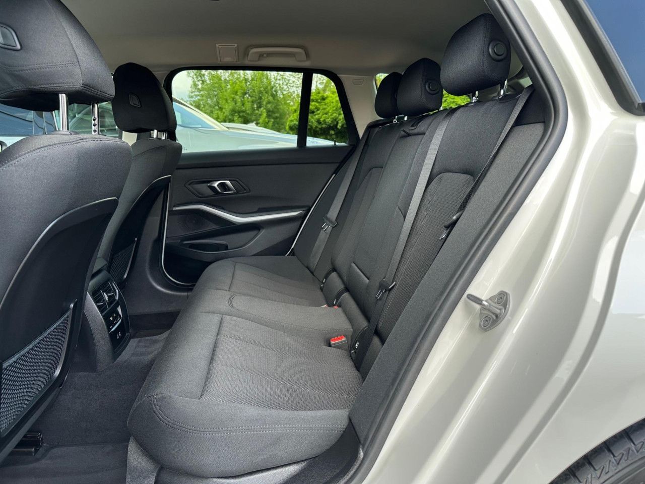 BMW 320e T. LiveProf.M - Samsaru's Car Outlet