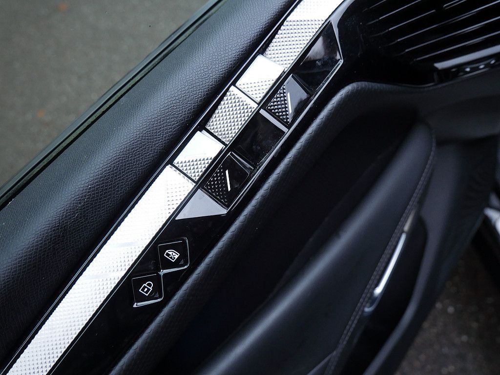 DS Automobiles DS 4 E-TENSE 225 Rivoli Cross LEDER HUD LED 360°