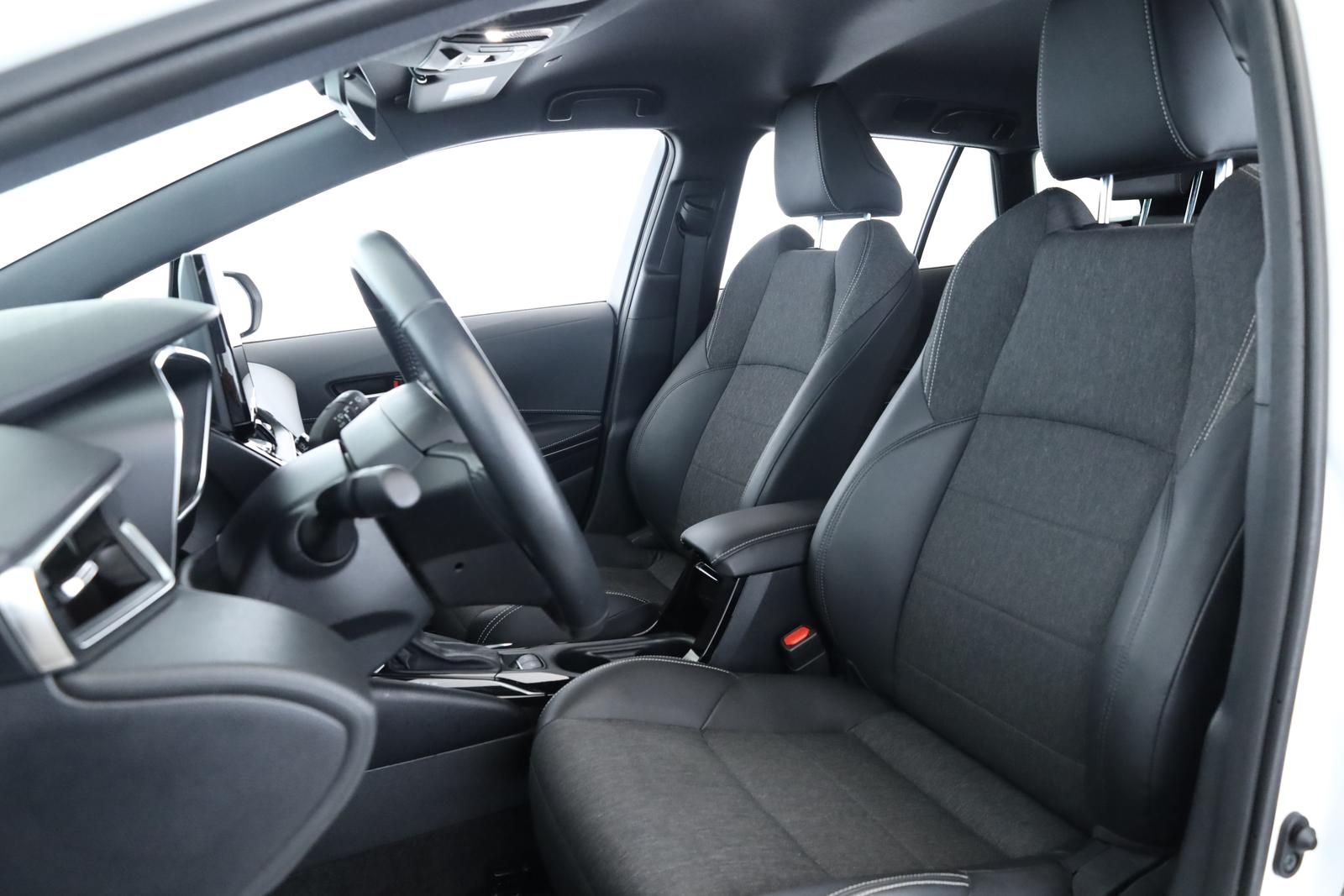 Toyota Corolla Touring Sports 1.8 CVT Team D Navi Kam
