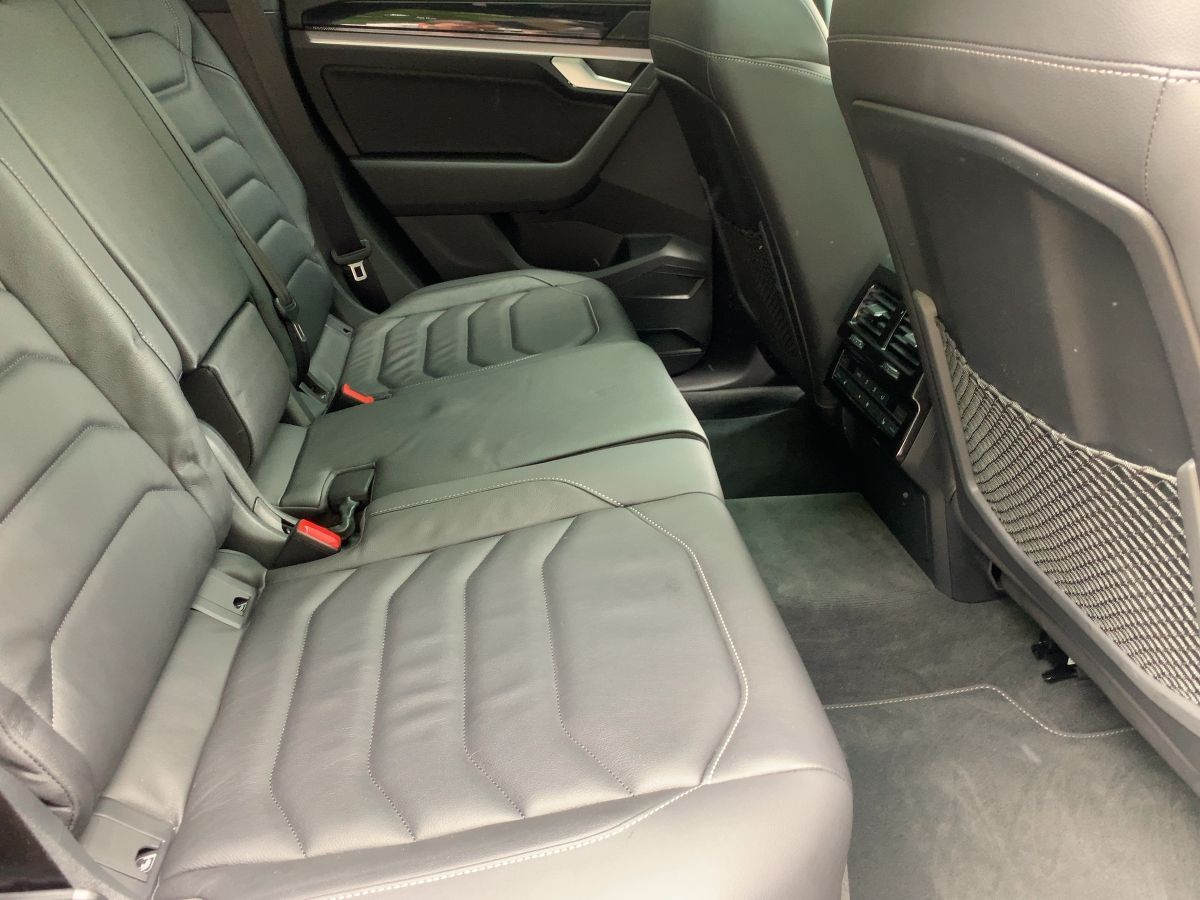 Volkswagen Touareg 3.0 TDI 4M R-LINE - Samsaru's Car Outlet