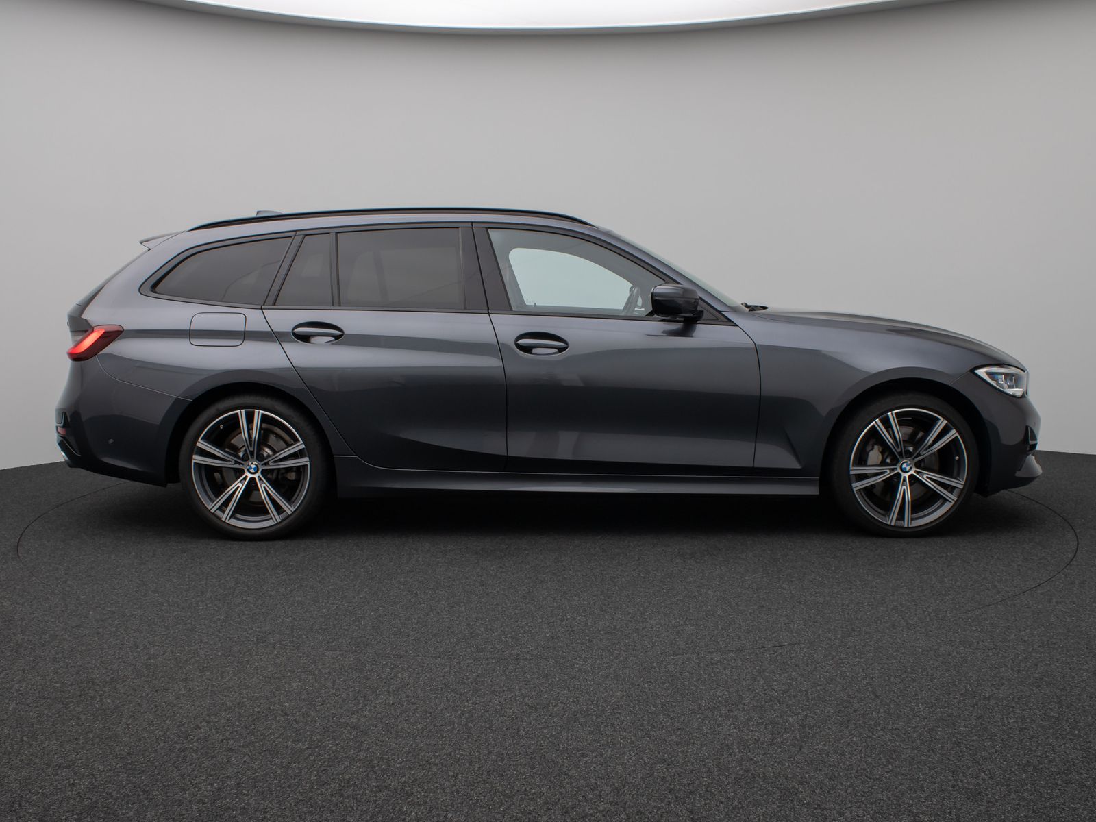 BMW 330i xD SportLine - Samsaru's Car Outlet