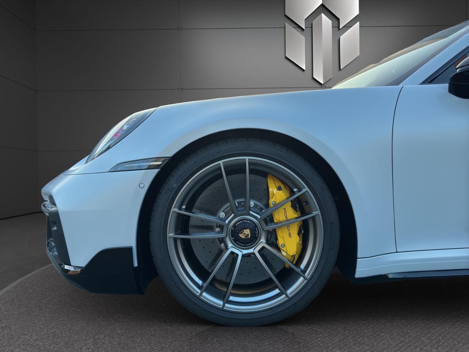 Porsche 911 Turbo S - Samsaru's Car Outlet