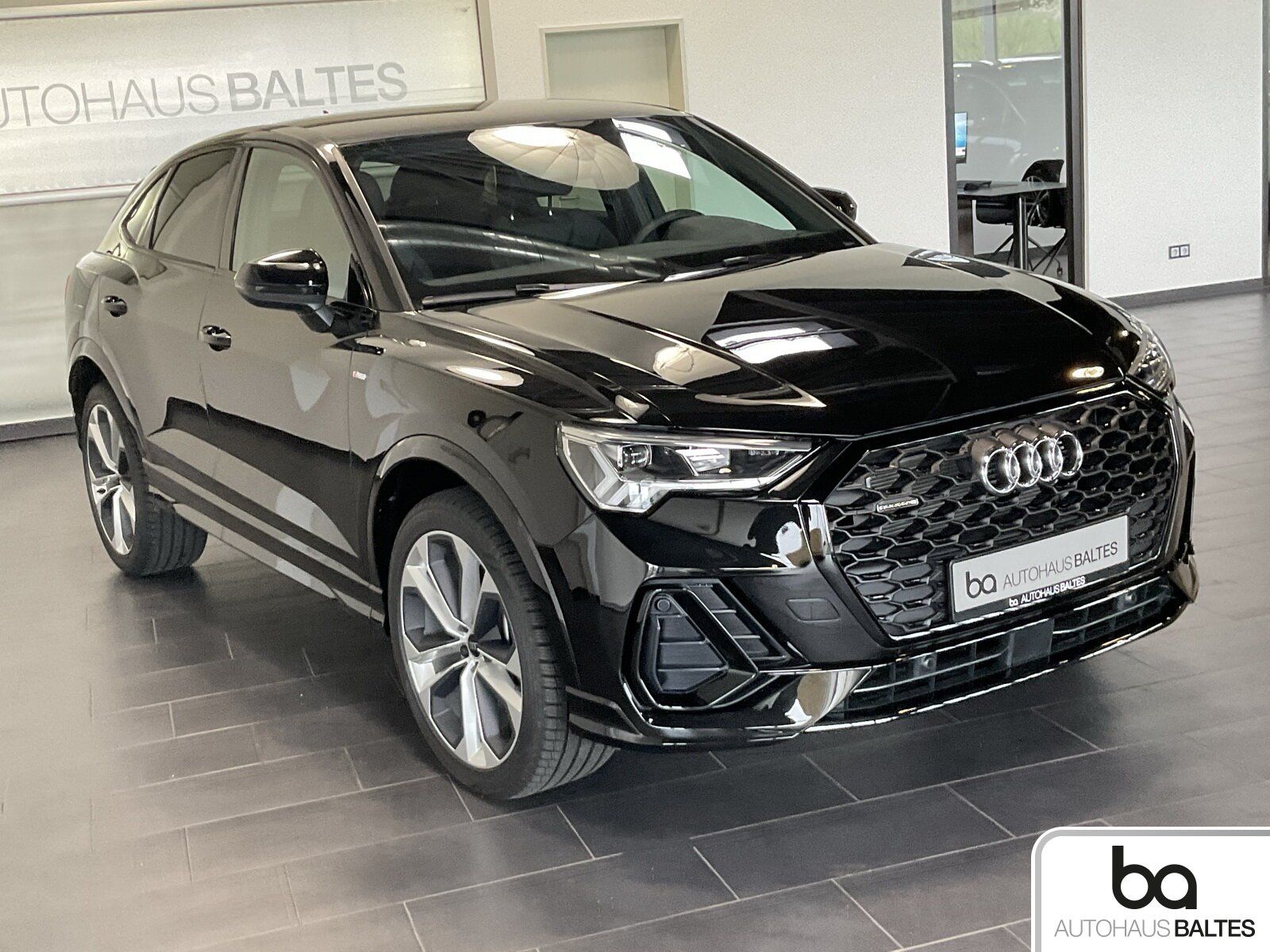 Audi Q3 Sportback 40 TDI quattro S line - Samsaru's Car Outlet