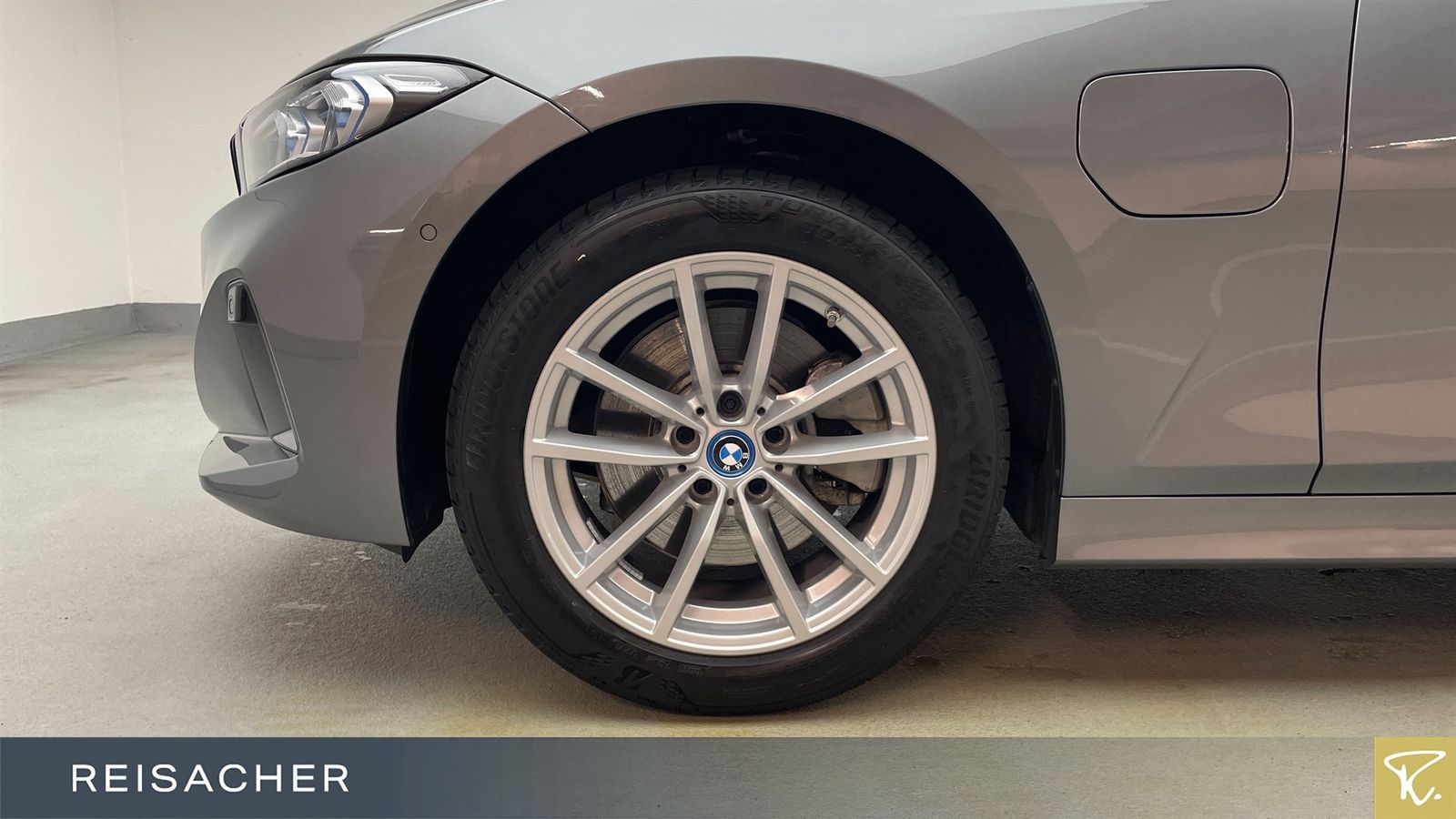 BMW 330e A xDrive LCProf - Samsaru's Car Outlet
