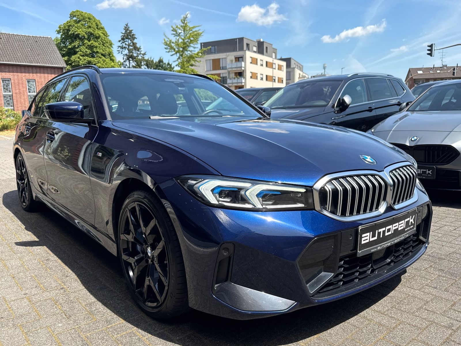 BMW 320d T xDrive M Sport Innovation AHK HUD 360 19"