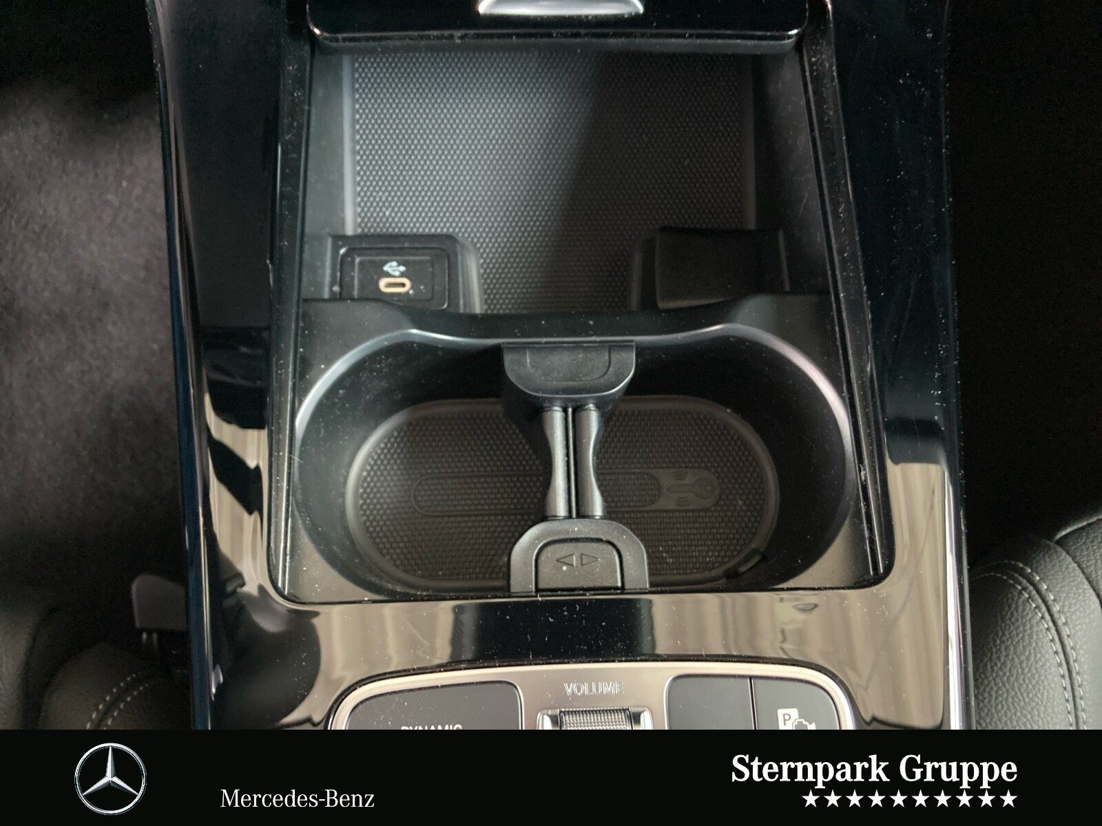 Mercedes-Benz CLA 180 Progressive - Samsaru's Car Outlet