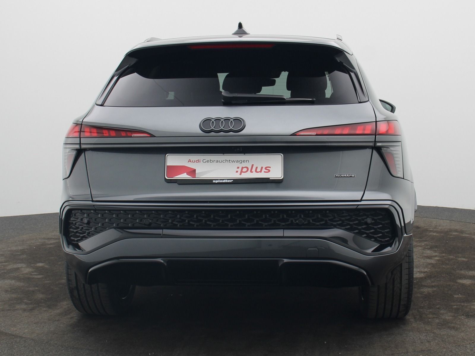 Audi Q3 S-Line TFSI quattro S-tronic/ TechPlus,Matrix