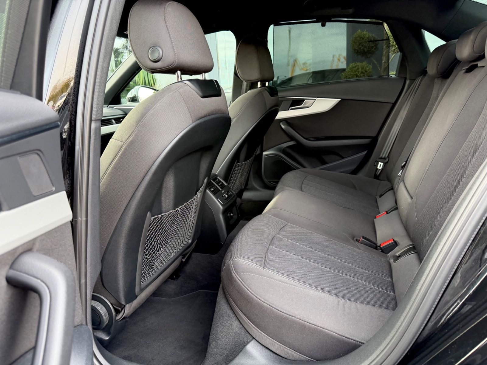 Audi A4 Lim. 40 TDI quattro S line /NAVI/LED/CAM/