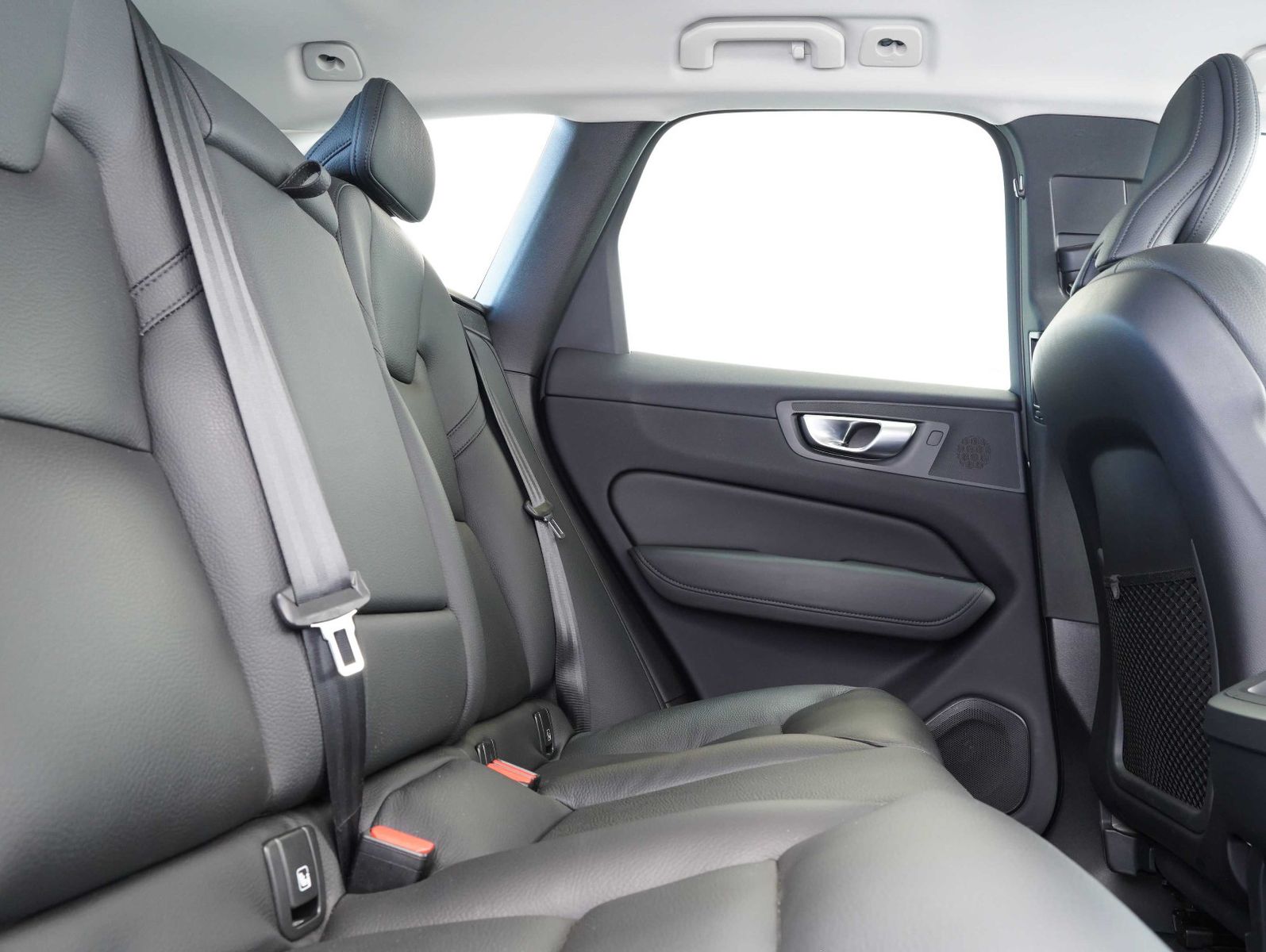 Volvo XC60 B4 B Plus Dark LED/NAVI/PILOT/ACC/KAMERA