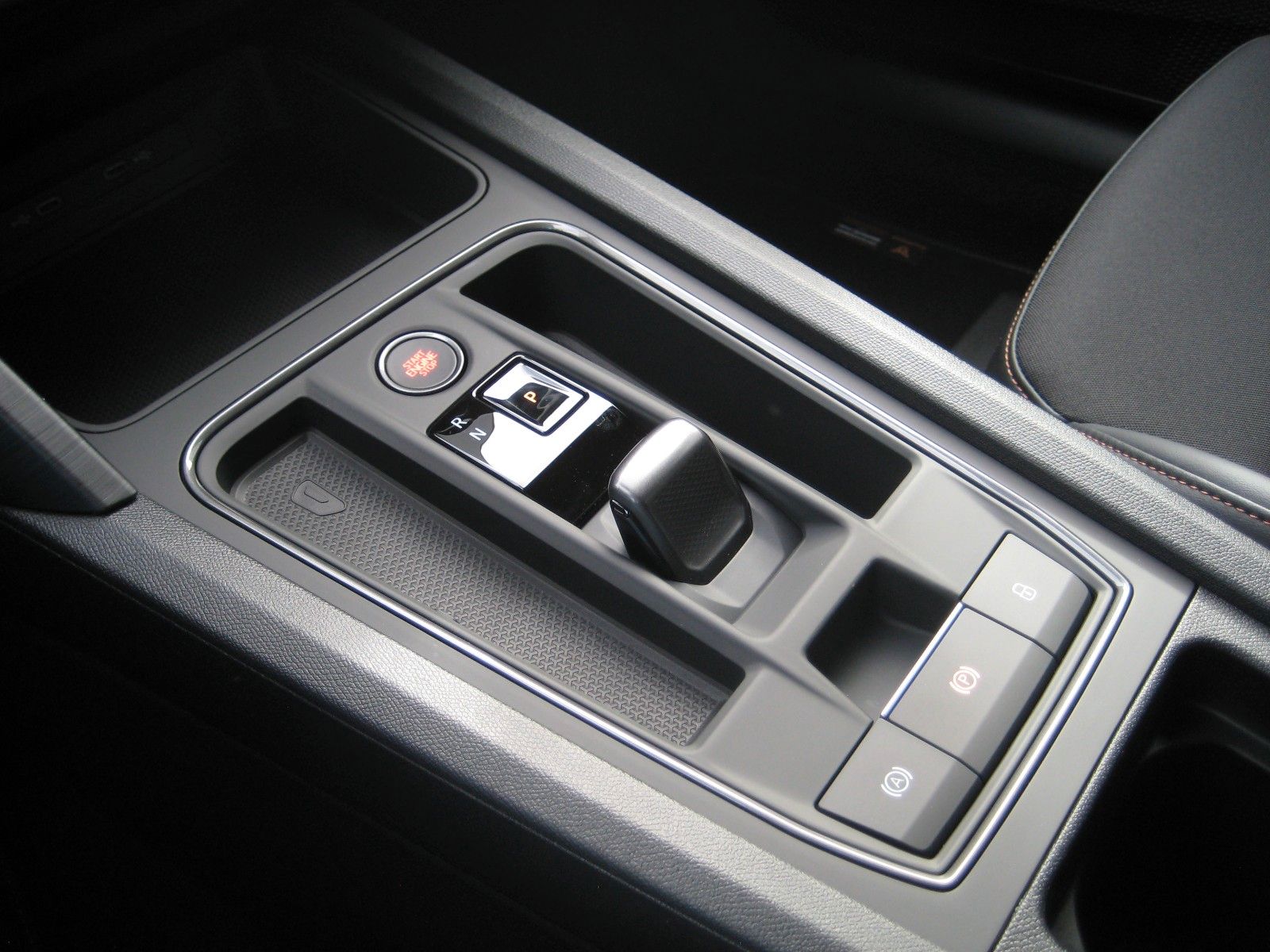 Cupra Leon Sportstourer 1.5 eTSI 110kW - Samsaru's Car Outlet