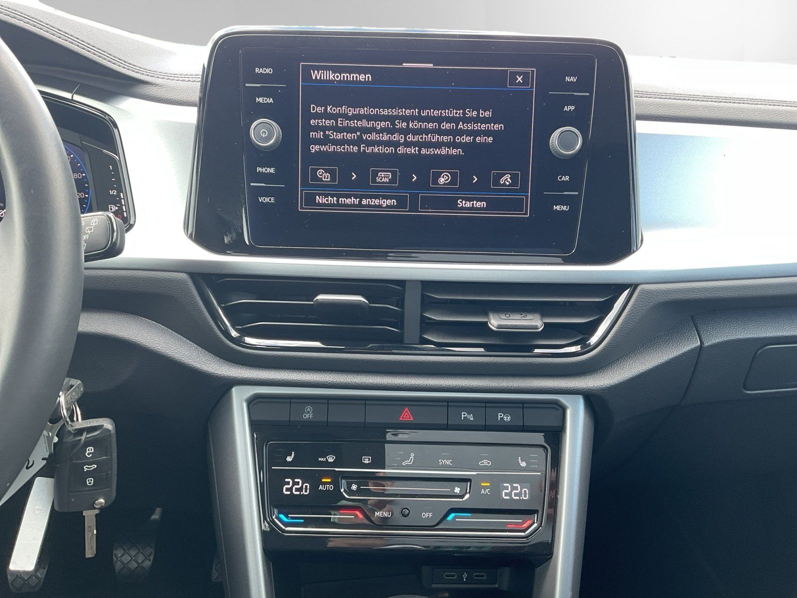 Volkswagen T-Roc 1.0 TSI Life - Samsaru's Car Outlet
