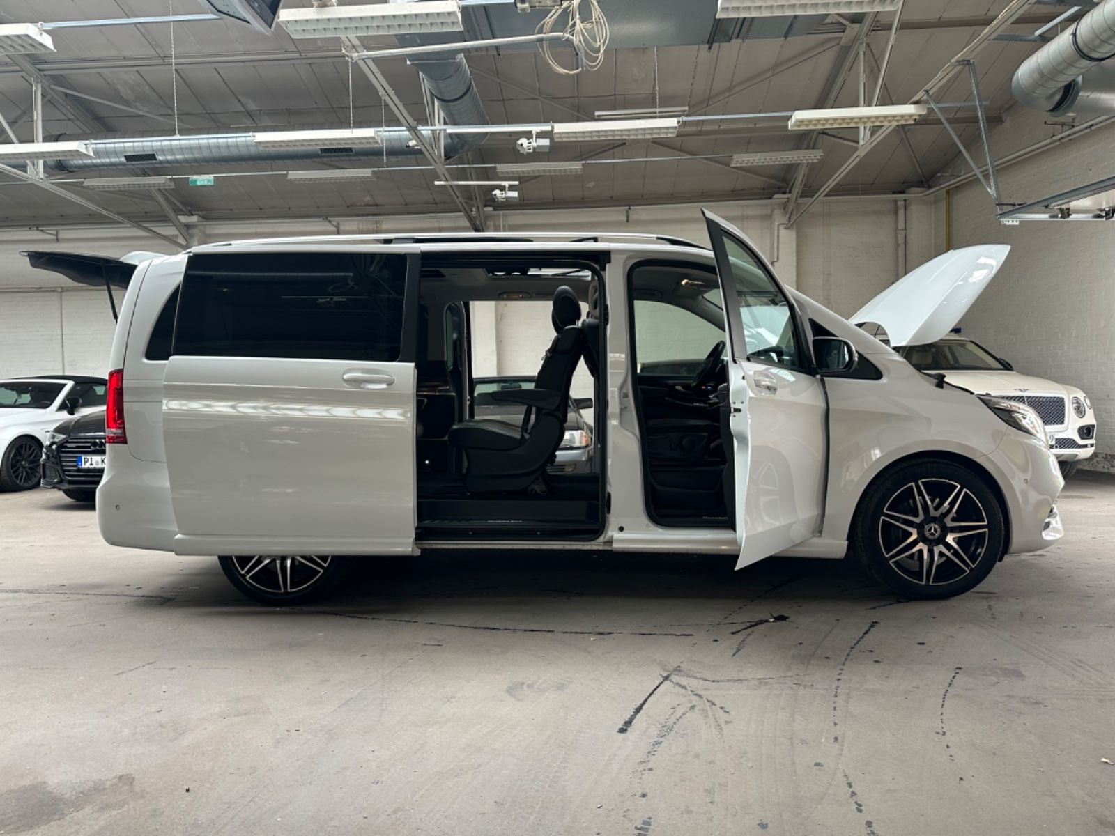 Mercedes-Benz V250d LANG AMG - Samsaru's Car Outlet