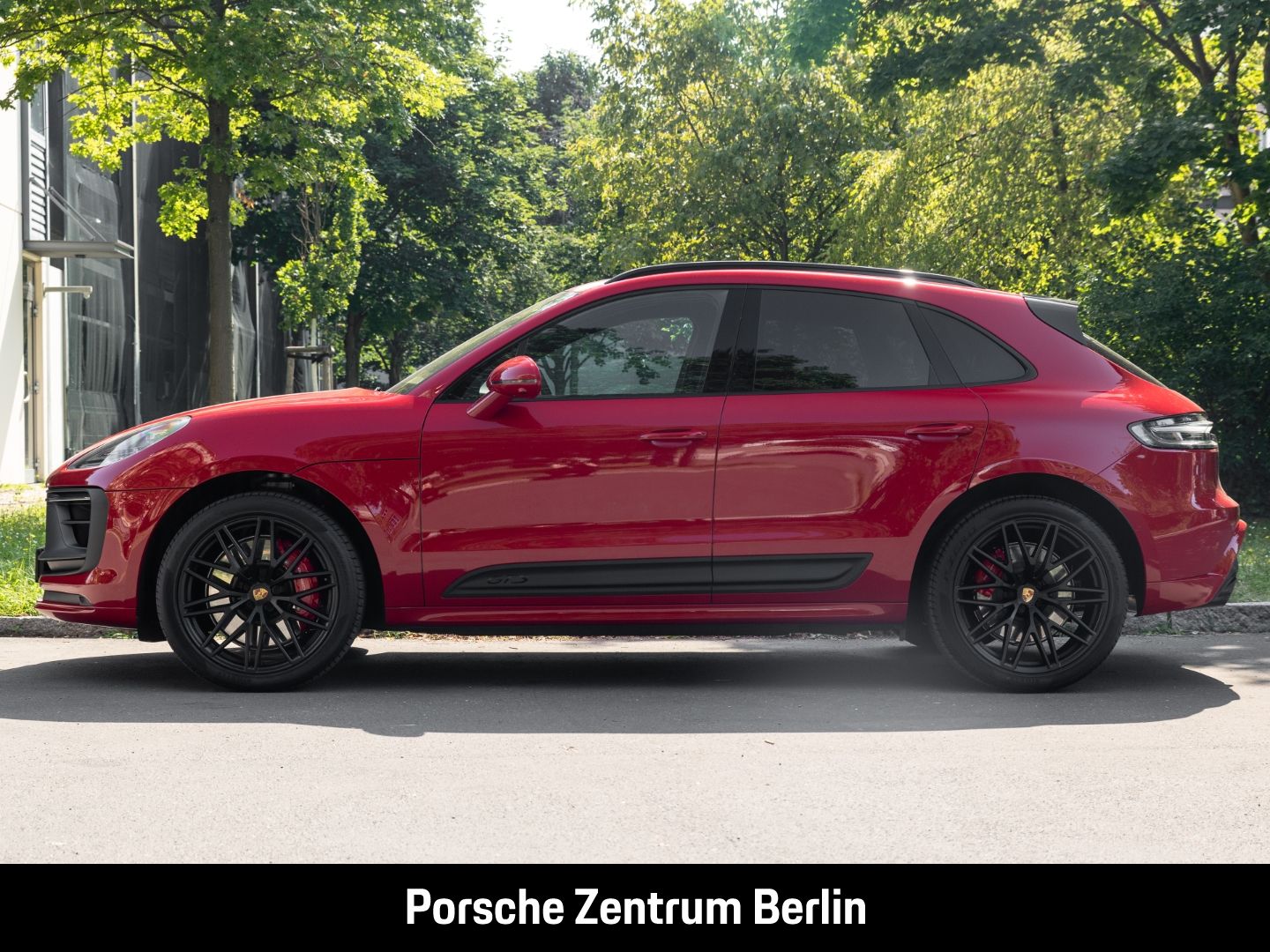 Porsche Macan GTS Karminrot Sportabgasanlage Panorama