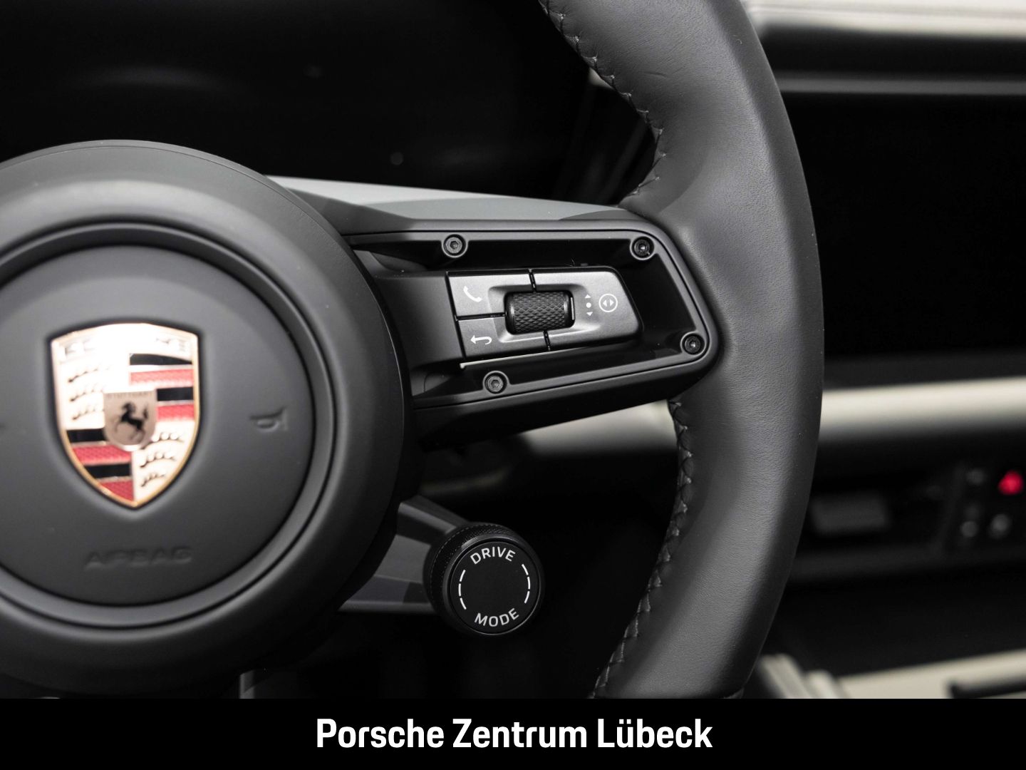Porsche Macan - Samsaru's Car Outlet