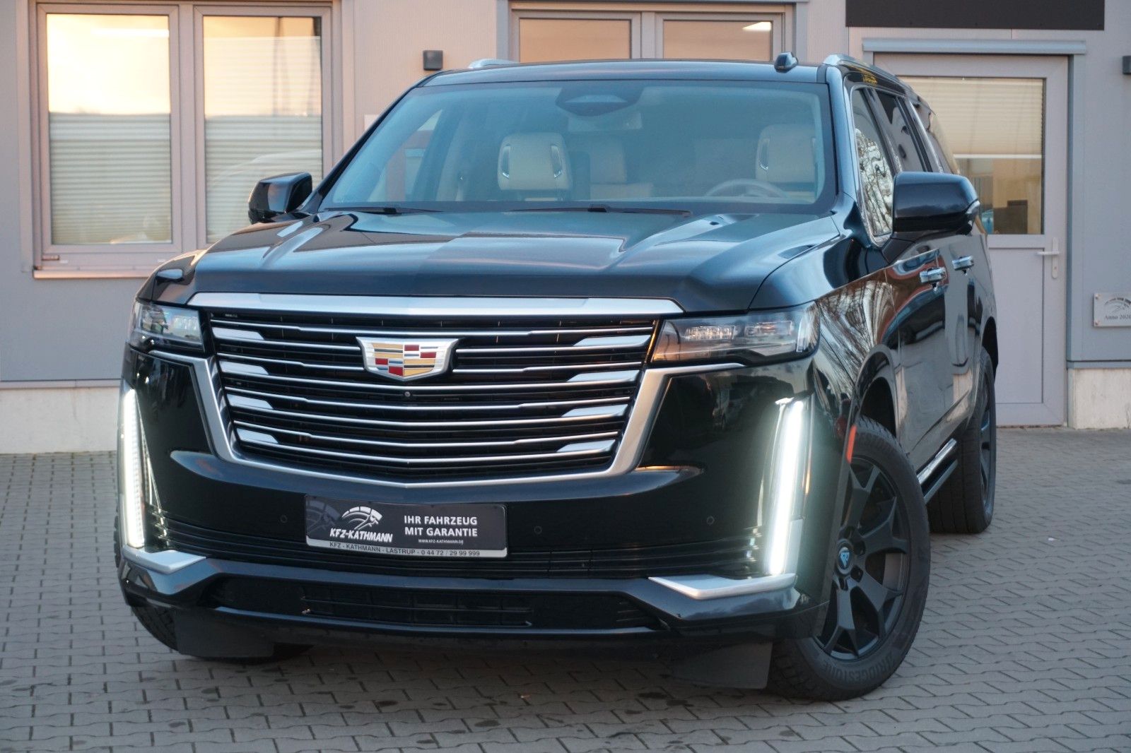 Cadillac Escalade Platinum ESV 6.2l V8 7-Si*LED*HUD*MWST