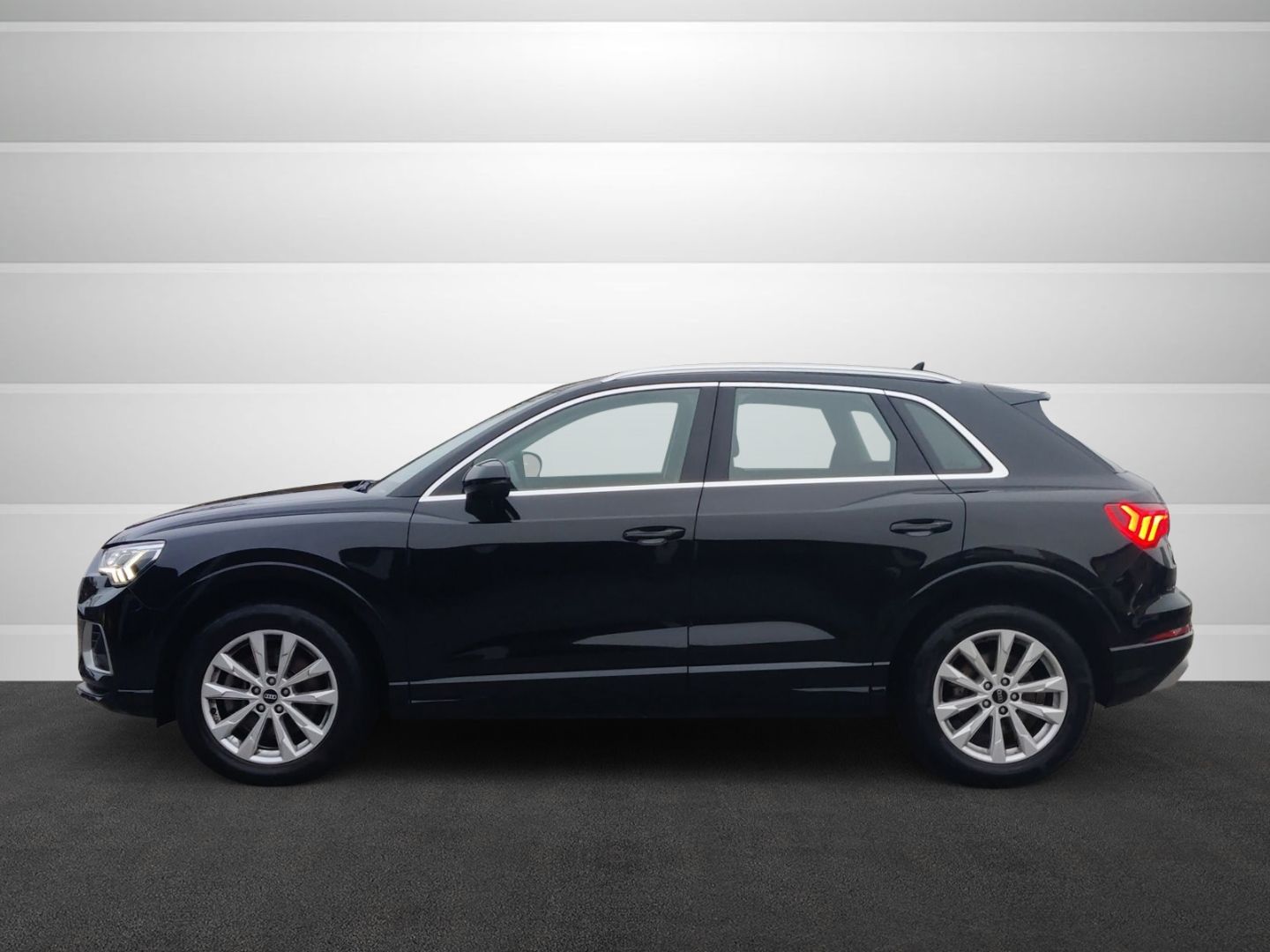 Audi Q3 40 TDI quattro advanced - Samsaru's Car Outlet