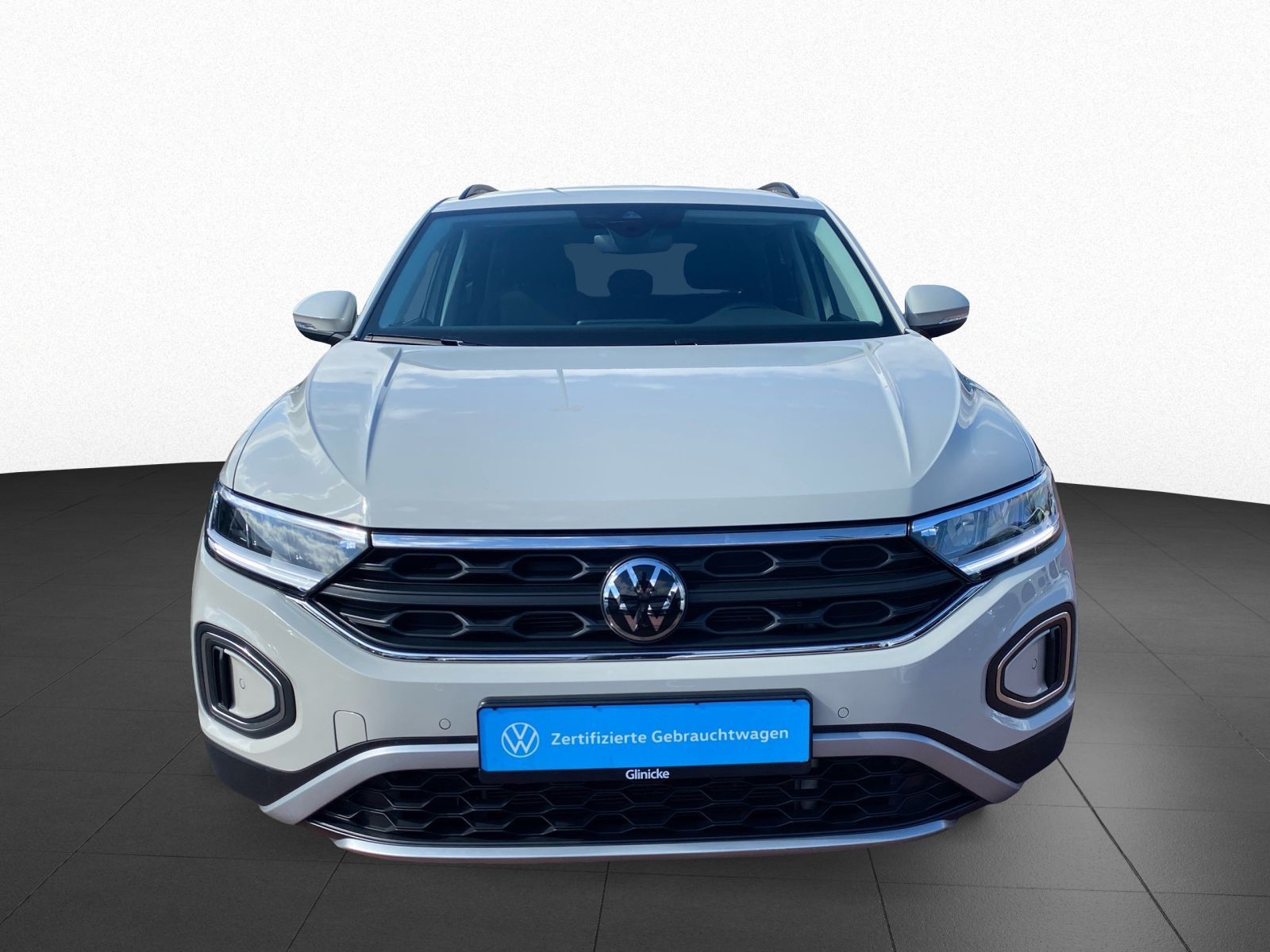 Volkswagen T-Roc 1.5 TSI DSG Life - Samsaru's Car Outlet