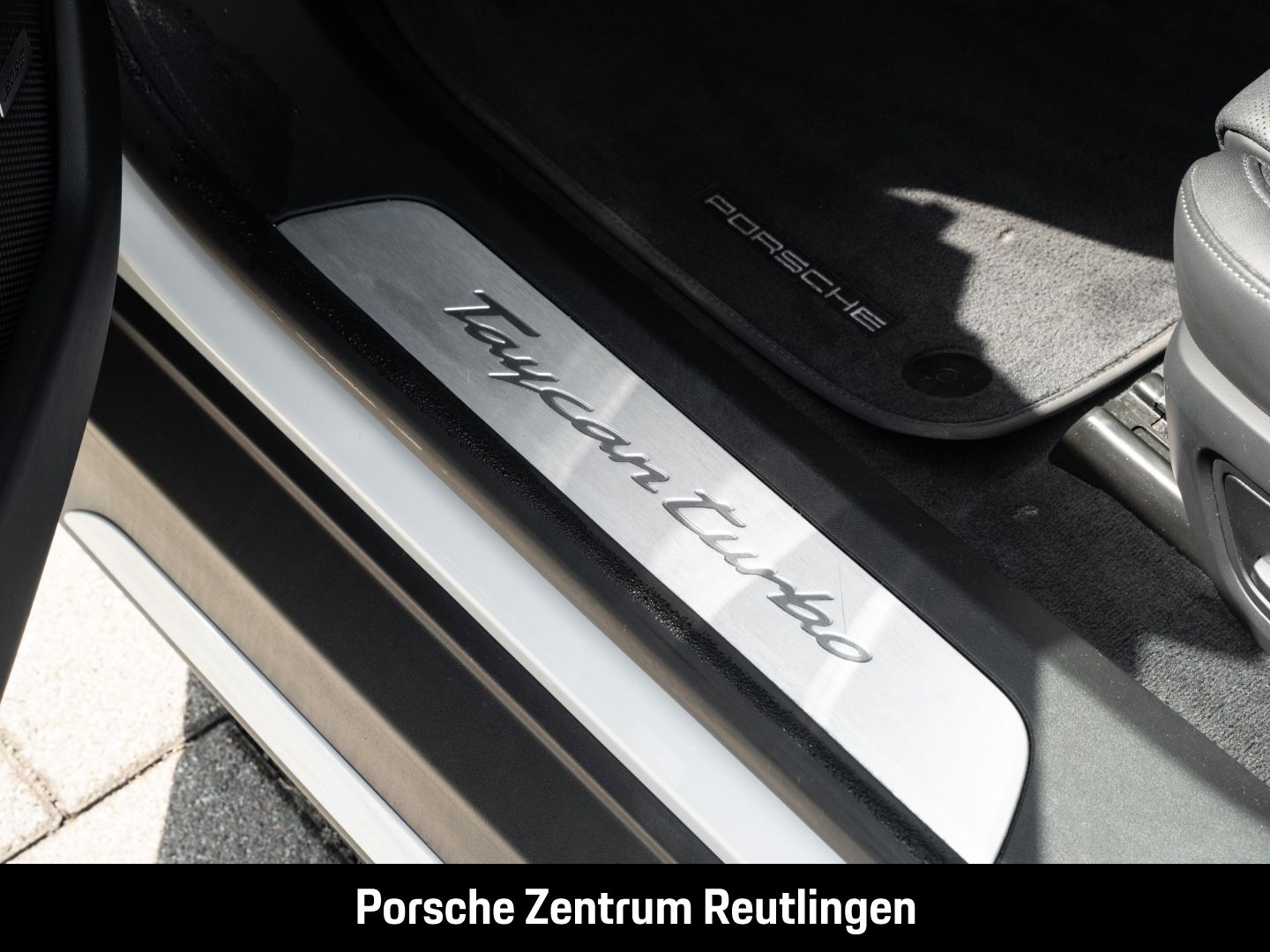 Porsche Taycan Turbo BOSE Panoramadach Surround-View LED