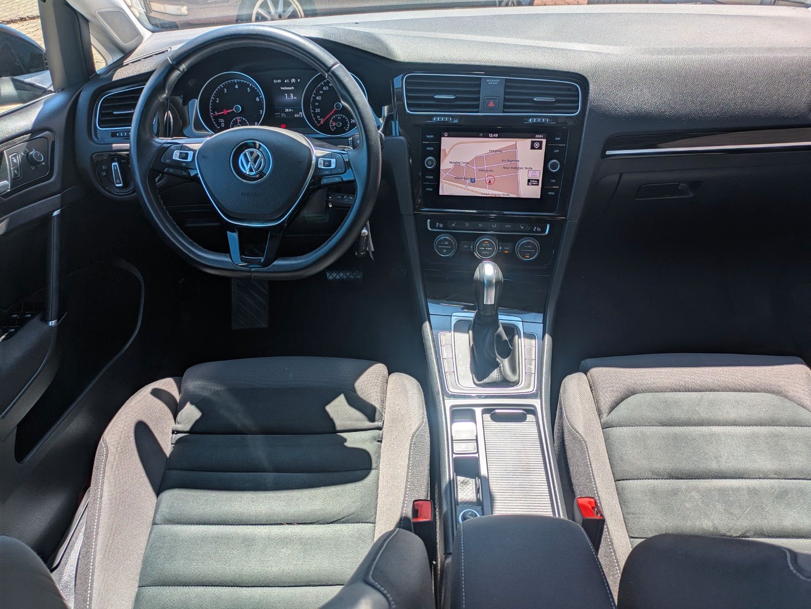 Volkswagen Golf VII Variant Highline DSG - Samsaru's Car Outlet