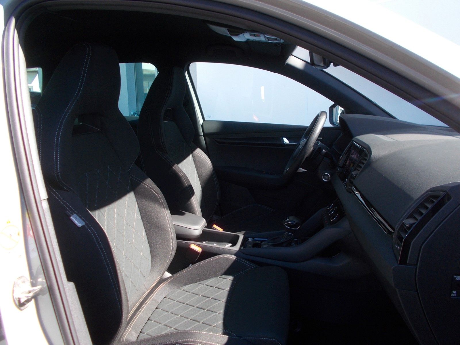 Skoda Karoq  1.5 TSI Sportline*DSG*Navi*LED *360° *AHK