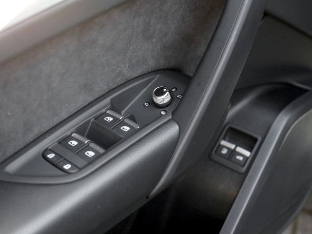 Audi Q5 50 TFSI e quattro Advanced S line AHK Matrix