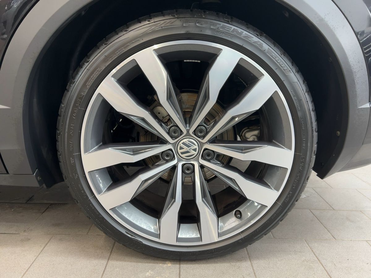 Volkswagen T-Roc 1.5 TSI DSG R-Line - Samsaru's Car Outlet