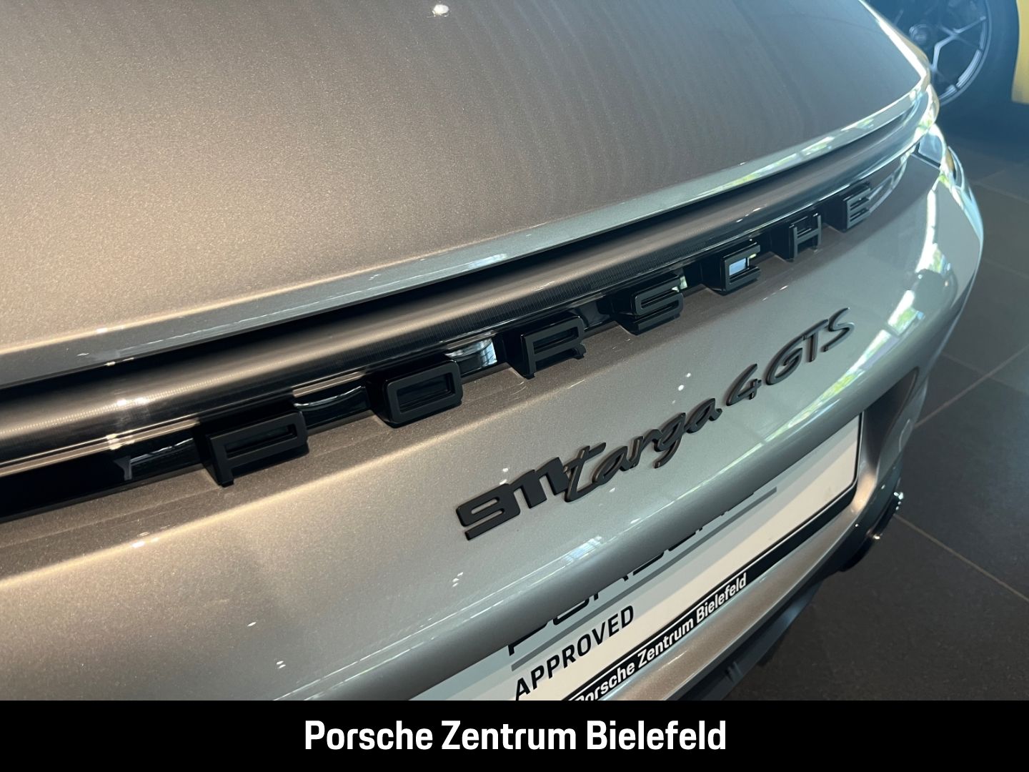 Porsche 992 911 Targa 4 GTS BOSE Sportabgasanlage LED