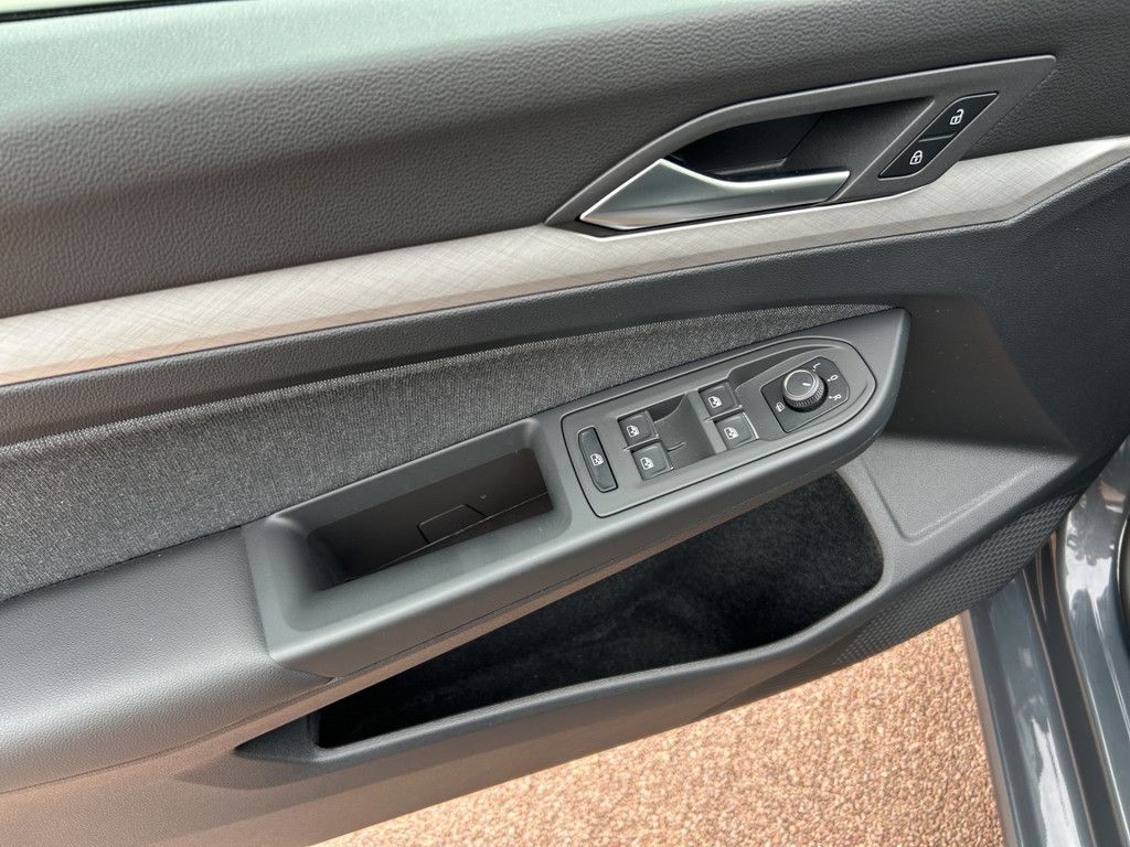 Volkswagen Golf VIII Variant Life - Samsaru's Car Outlet
