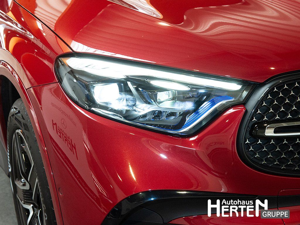 Mercedes-Benz GLC 300 de 4M+AMG+NIGHT+PANO+360°+AHK+AIRMATIC