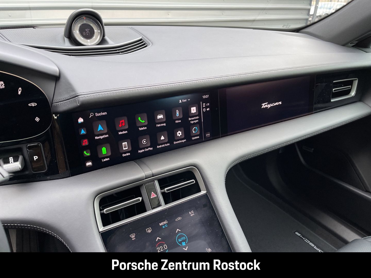 Porsche Taycan 4 Cross Turismo InnoDrive LED-Matrix