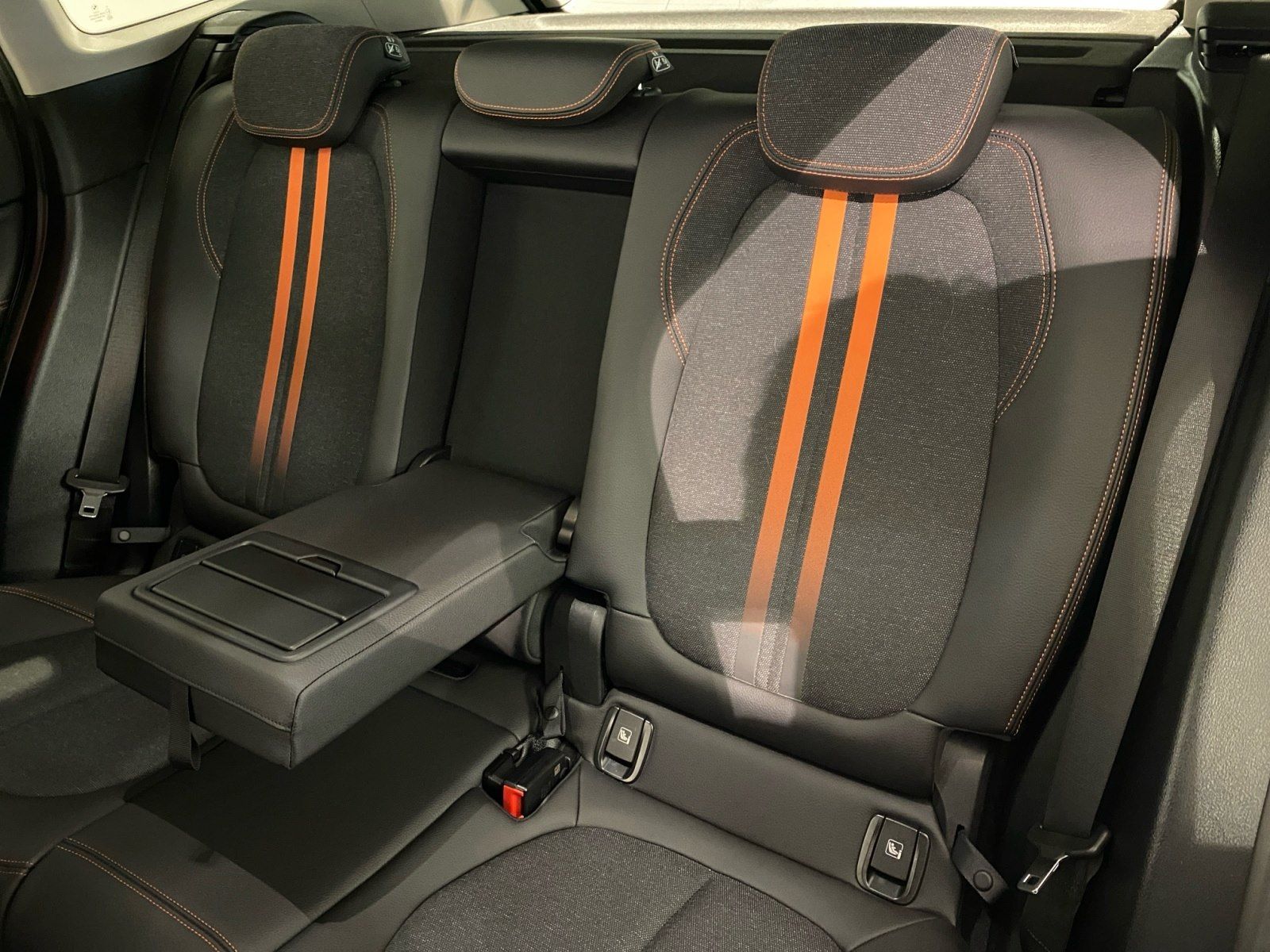 BMW X1 xDrive20i Sport Line - Samsaru's Car Outlet