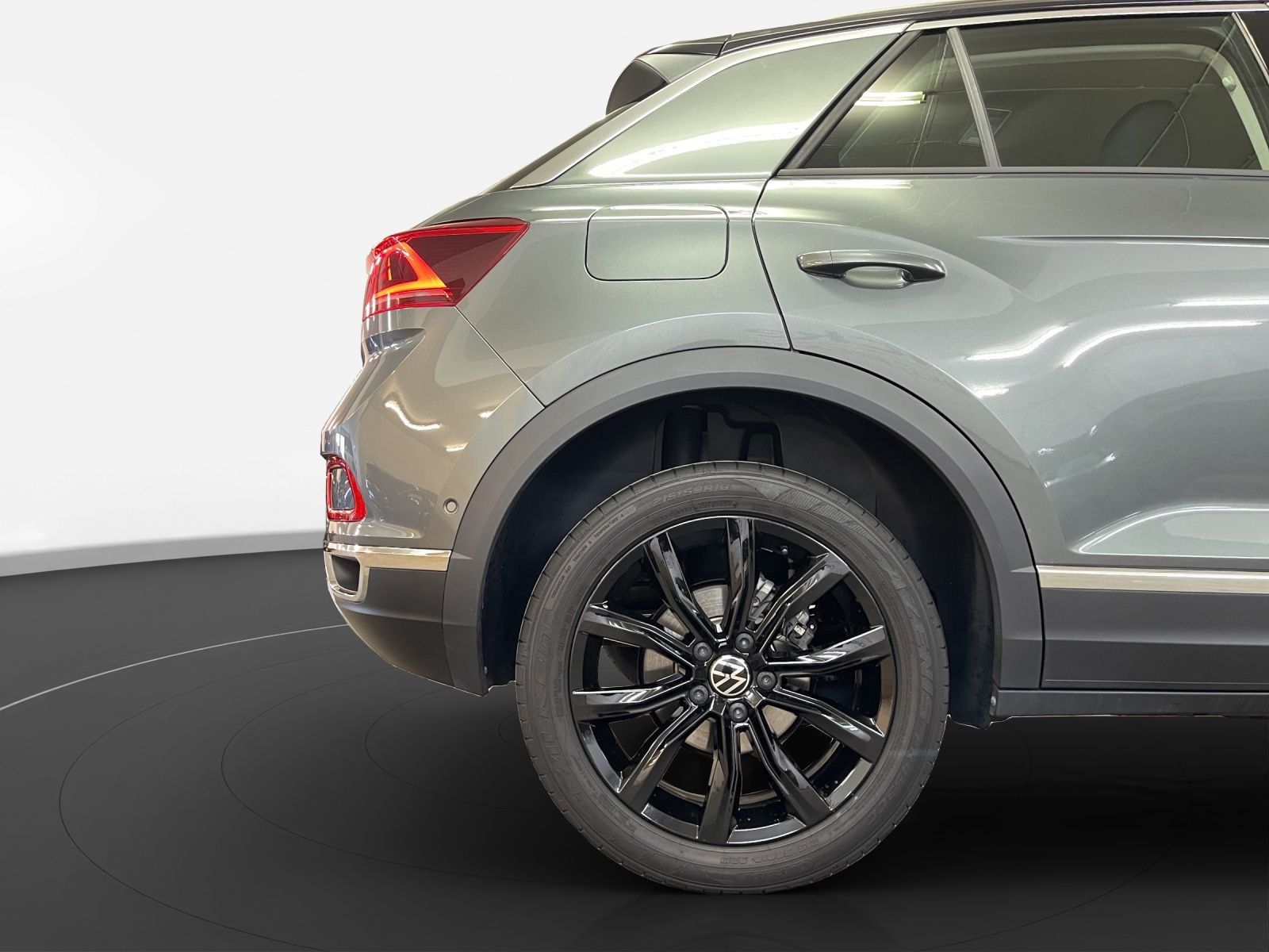 Volkswagen T-Roc 1.5 TSI Style - Samsaru's Car Outlet