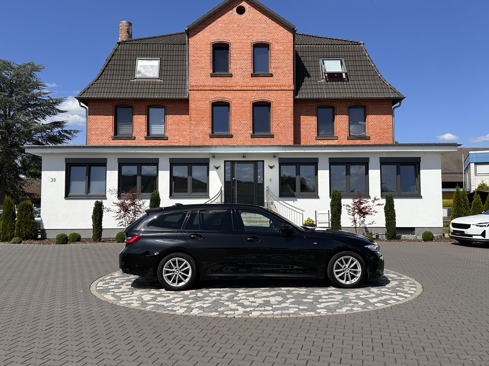 BMW 320 d xDrive M Sport - Samsaru's Car Outlet